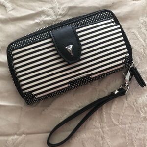Stella & Dot Madison Tech Wallet